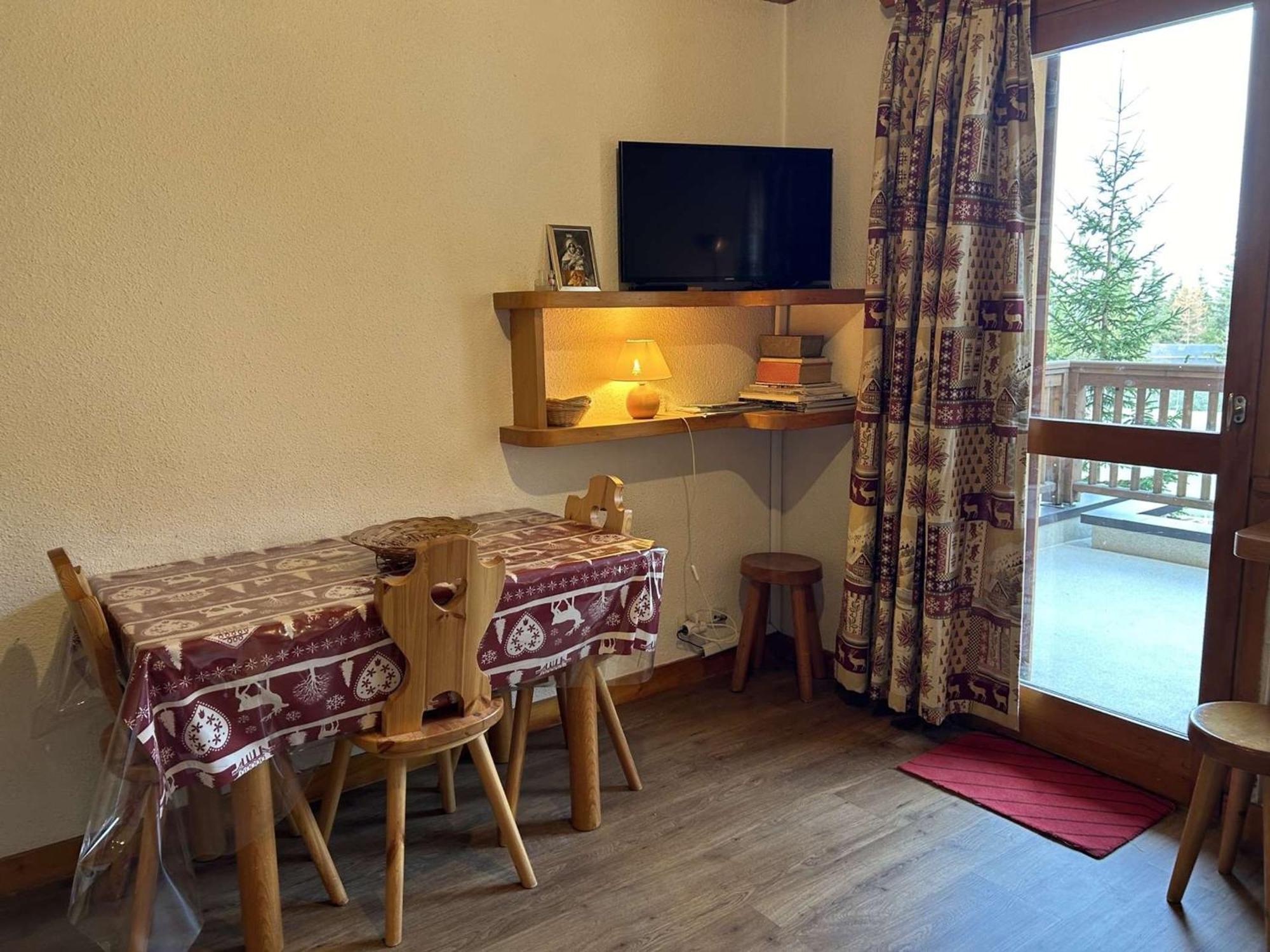 Studio 2/4 Pers, Acces Pistes Et Piscine, Proche Commerces, Meribel - Fr-1-180-297 Exterior photo